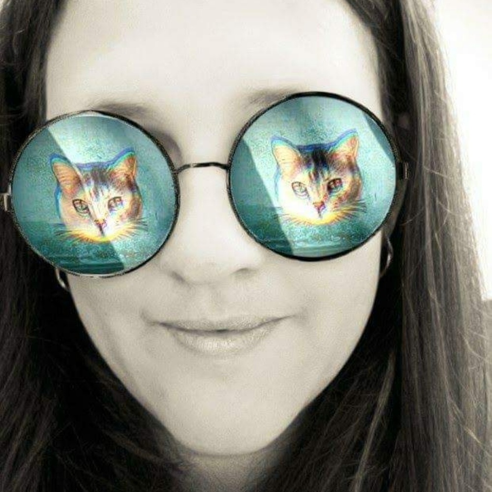 Meet your Posher, Julia